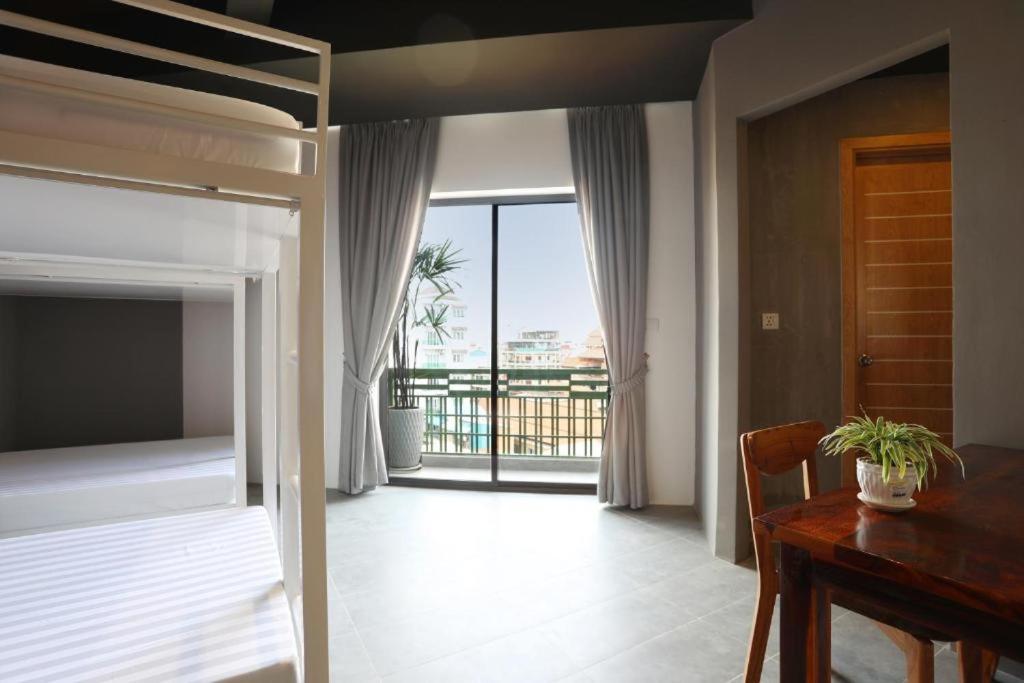 Sky Hotel Central Phnom Penh - Rooms & Apartments Eksteriør billede