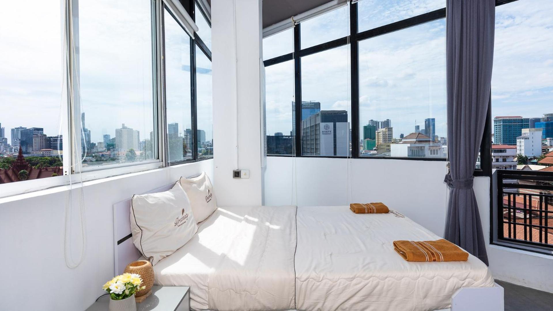 Sky Hotel Central Phnom Penh - Rooms & Apartments Eksteriør billede